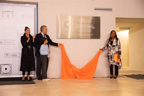 INAUGURACIóN DEL CENTRO DE .